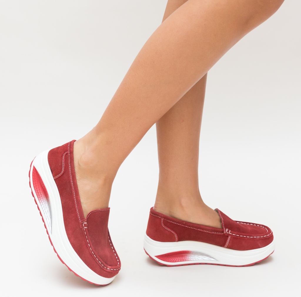 Pantofi casual bordo slip-on cu talpa inalta de 5cm confectionati din piele intoarsa de calitate Drigo