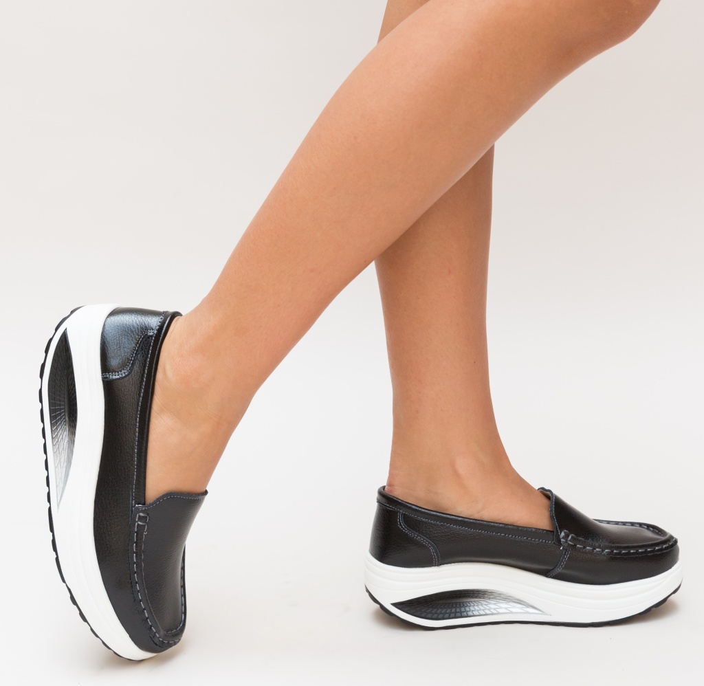 Pantofi negri casual slip-on cu talpa inalta de 5cm confectionati din piele naturala de calitate Drigo