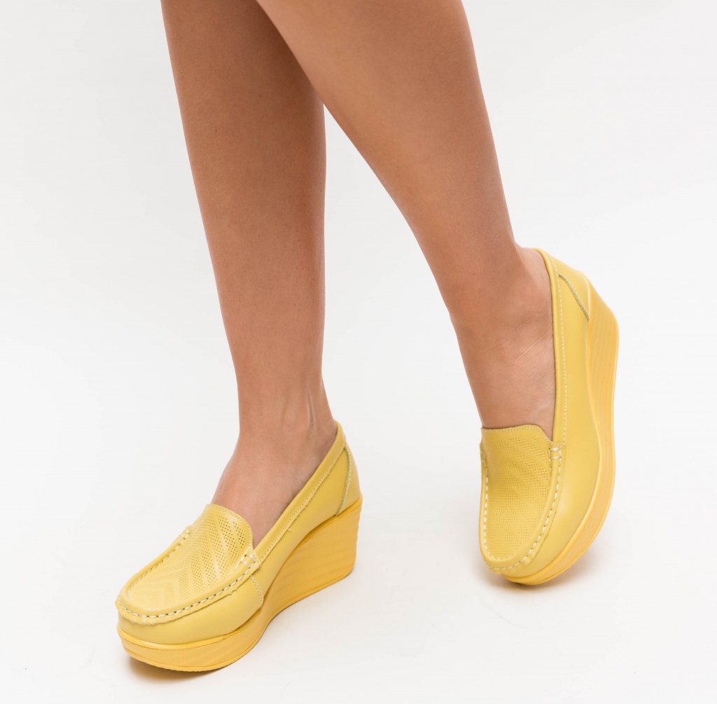 Pantofi galbeni slip-on cu platforma inalta de 6cm confectionati din piele naturala Ely