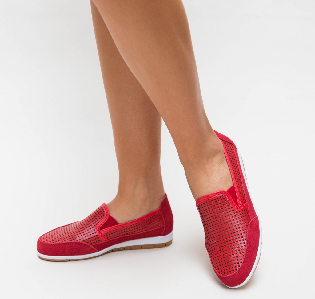 Pantofi rosii casual pentru femei prevazuti cu piele perforata si talpa inalta Embo