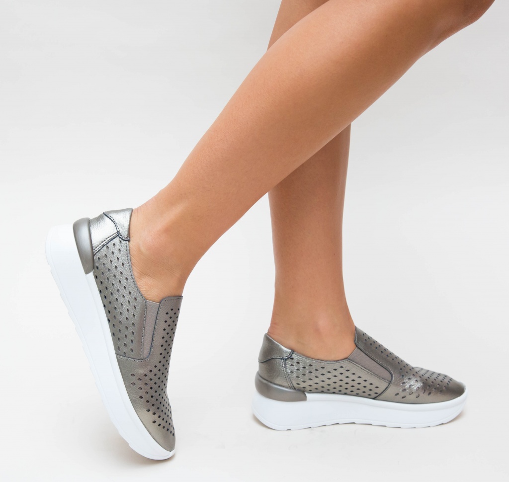 Pantofi dama argintii casual de tip slip-on realizati din piele cu perforatii Gheri