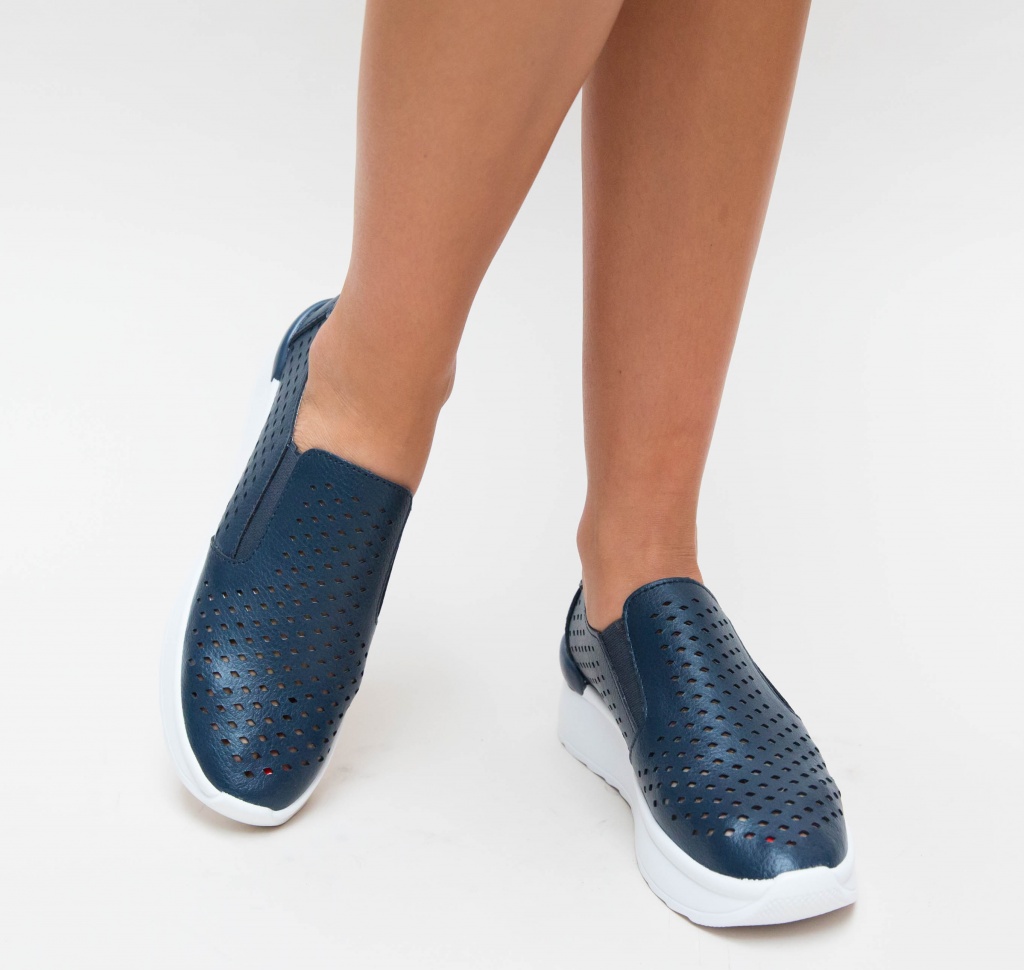 Pantofi dama bleumarin casual de tip slip-on realizati din piele cu perforatii Gheri