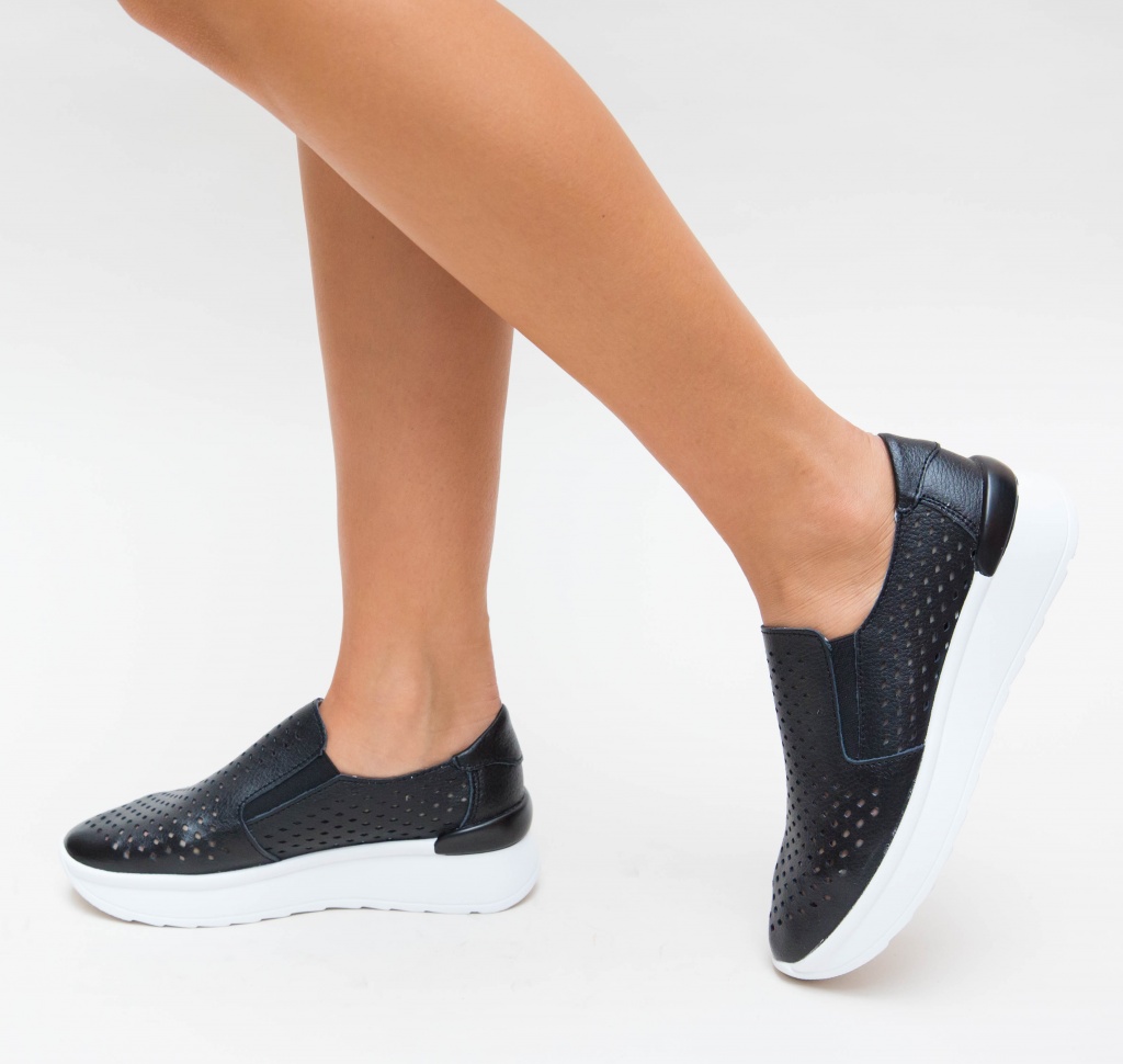 Pantofi dama negri casual de tip slip-on realizati din piele cu perforatii Gheri