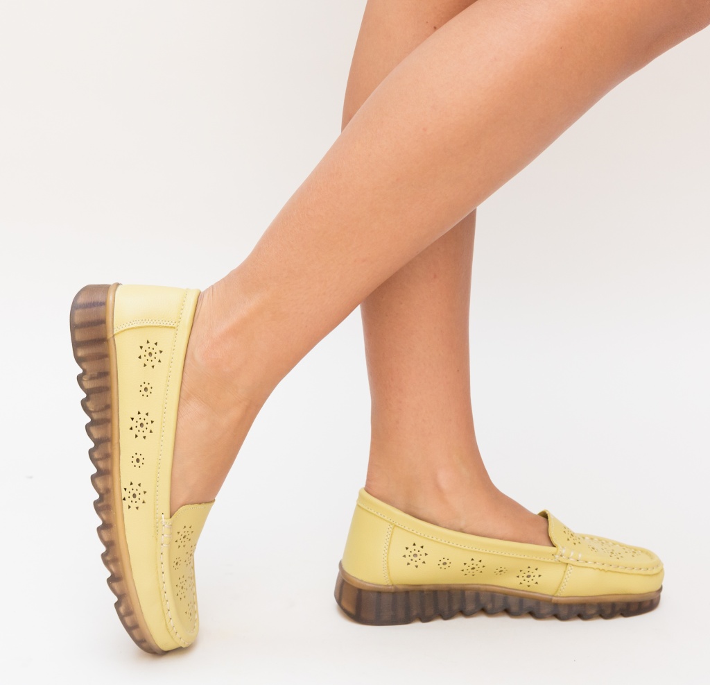 Pantofi dama galbeni slip-on casual realizati din piele naturala cu perforatii Omelo