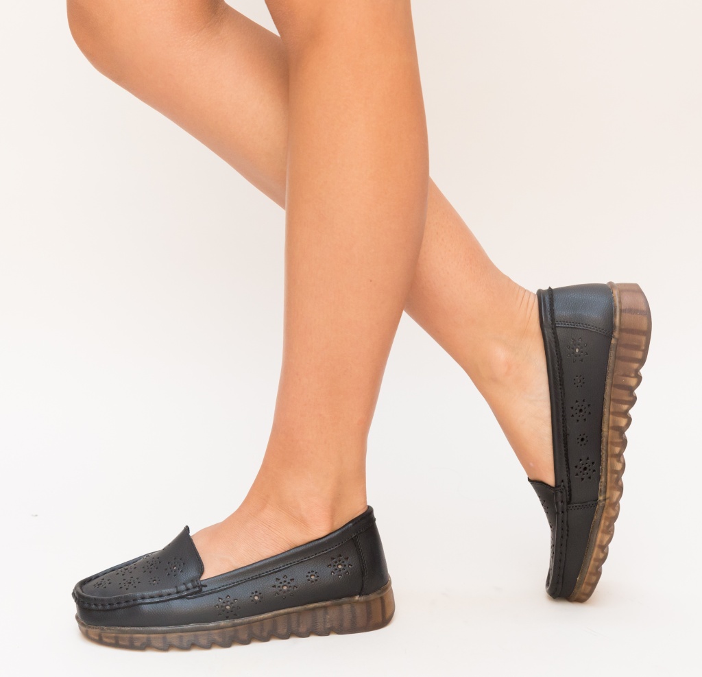 Pantofi dama negri slip-on casual realizati din piele naturala cu perforatii Omelo
