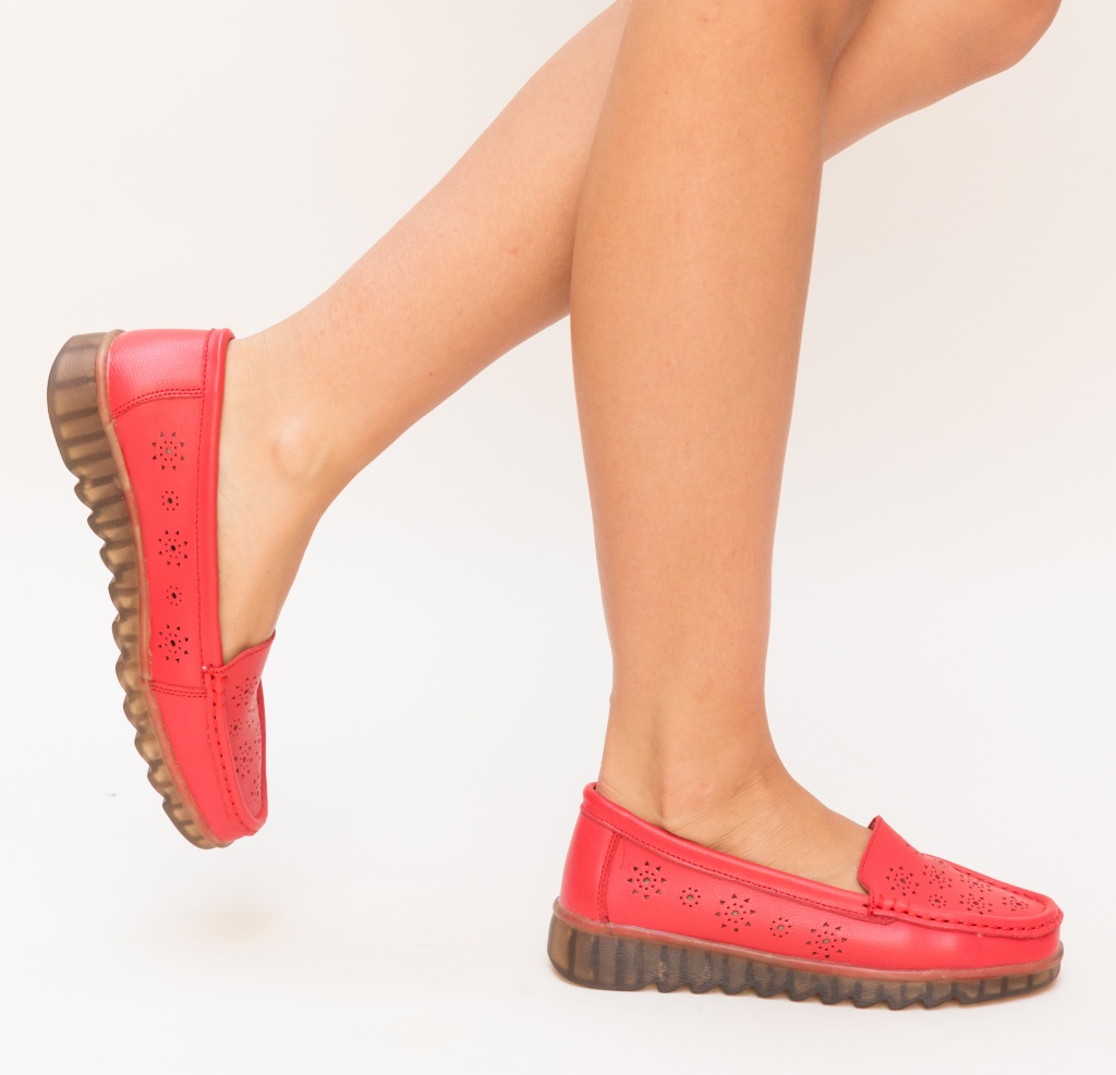 Pantofi dama rosii slip-on casual realizati din piele naturala cu perforatii Omelo