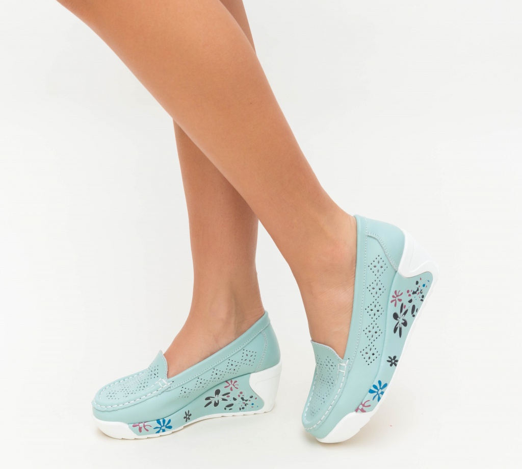 Pantofi dama din piele albastri cu platforma si aplicatii florale Pepe