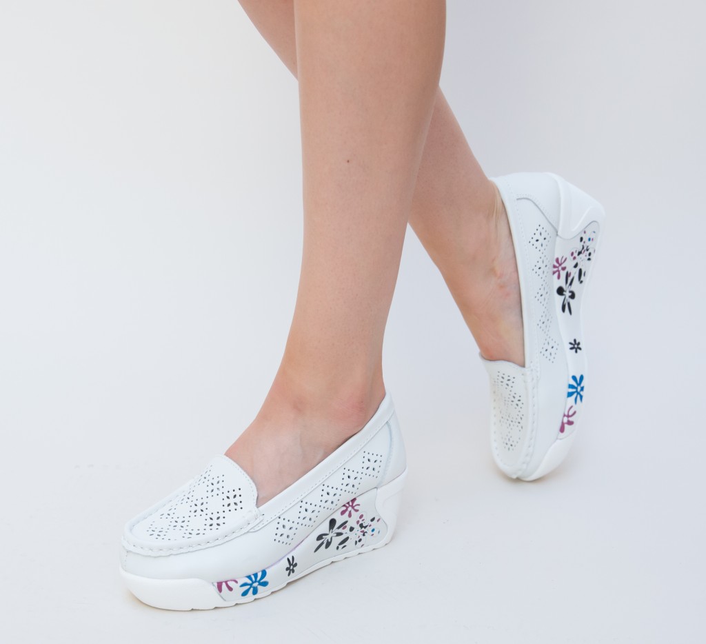 Pantofi din piele albi cu platforma si aplicatii florale Pepe