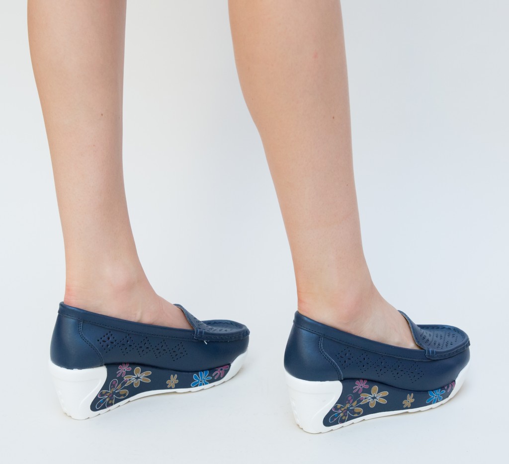 Pantofi din piele bleumarin cu platforma si aplicatii florale Pepe