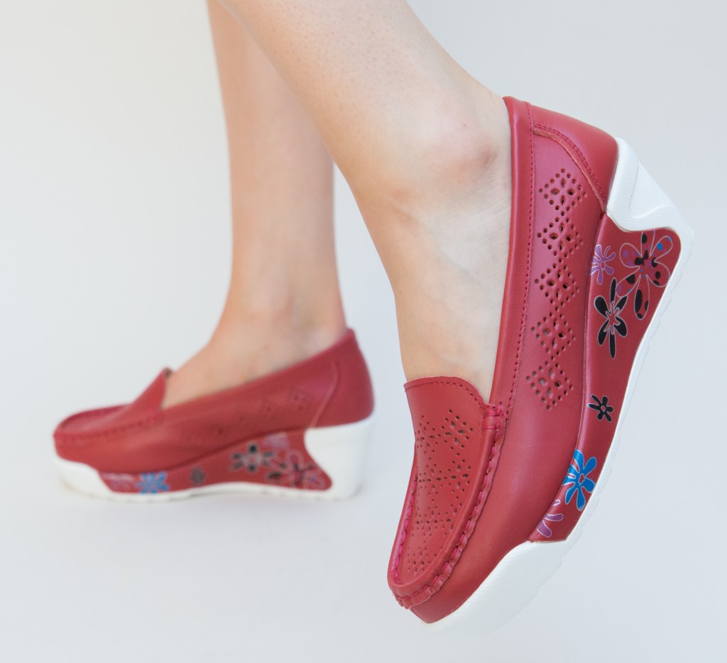 Pantofi din piele rosii cu platforma si aplicatii florale Pepe