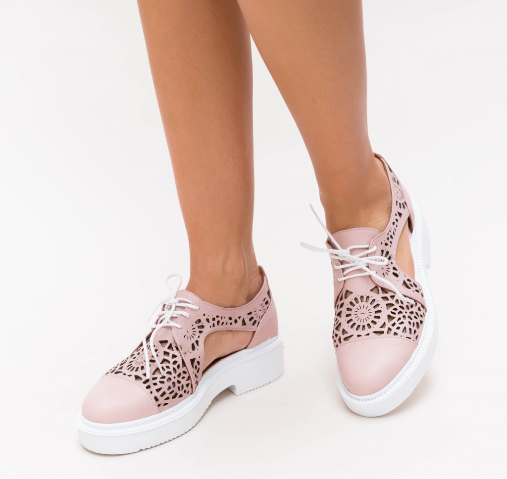 Pantofi casual roz din piele naturala cu decupaje pe lateral si perforatii inedite Tuty