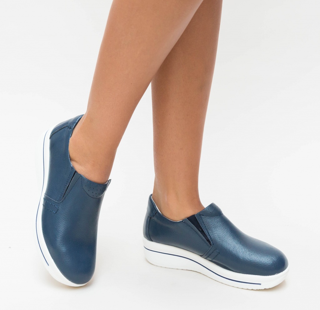 Pantofi bleumarin casual de tip slip-on cu platforma inalta pentru tinute de zi cu zi Zinga