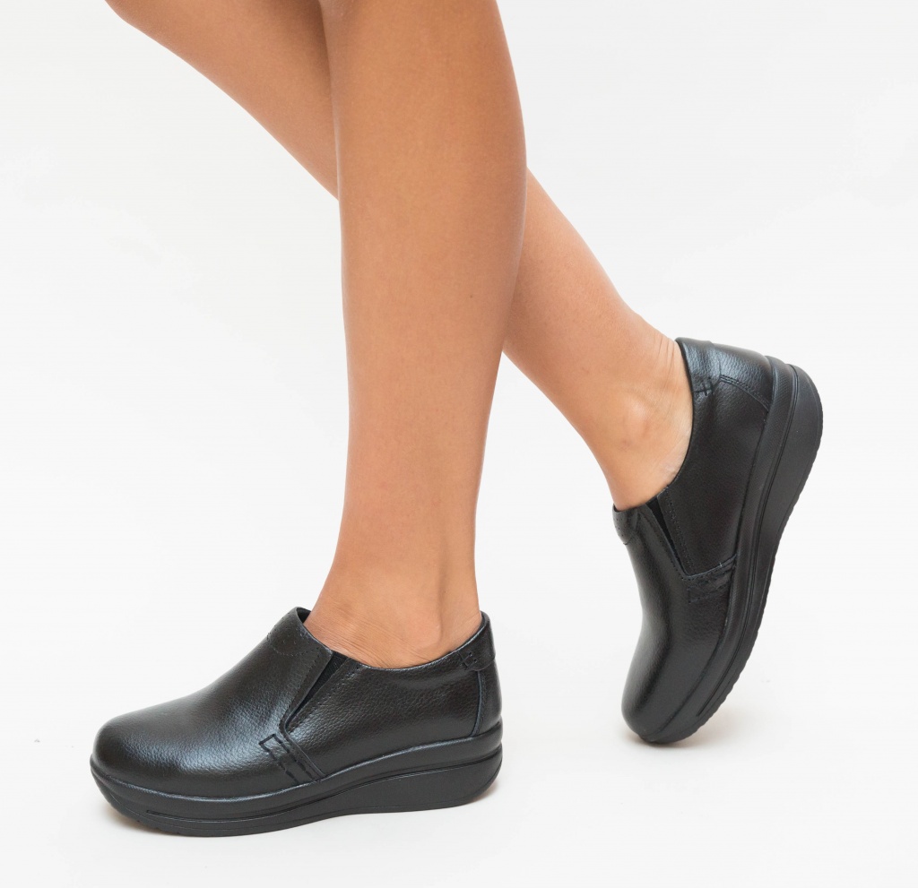 Pantofi negri casual de tip slip-on cu platforma inalta pentru tinute de zi cu zi Zinga