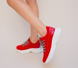 Pantofi rosii sport ieftini si comozi din piele eco intoarsa prevazuti cu sireturi Semi
